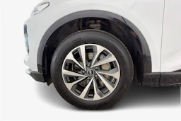 Valkoinen Audi Q6 e-tron 2024 kuva 9.