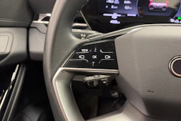 Valkoinen Audi Q6 e-tron 2024 kuva 15.