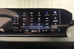 Valkoinen Audi Q6 e-tron 2024 kuva 19.