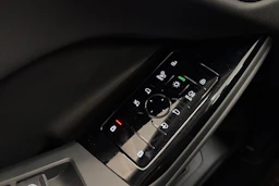 Valkoinen Audi Q6 e-tron 2024 kuva 23.