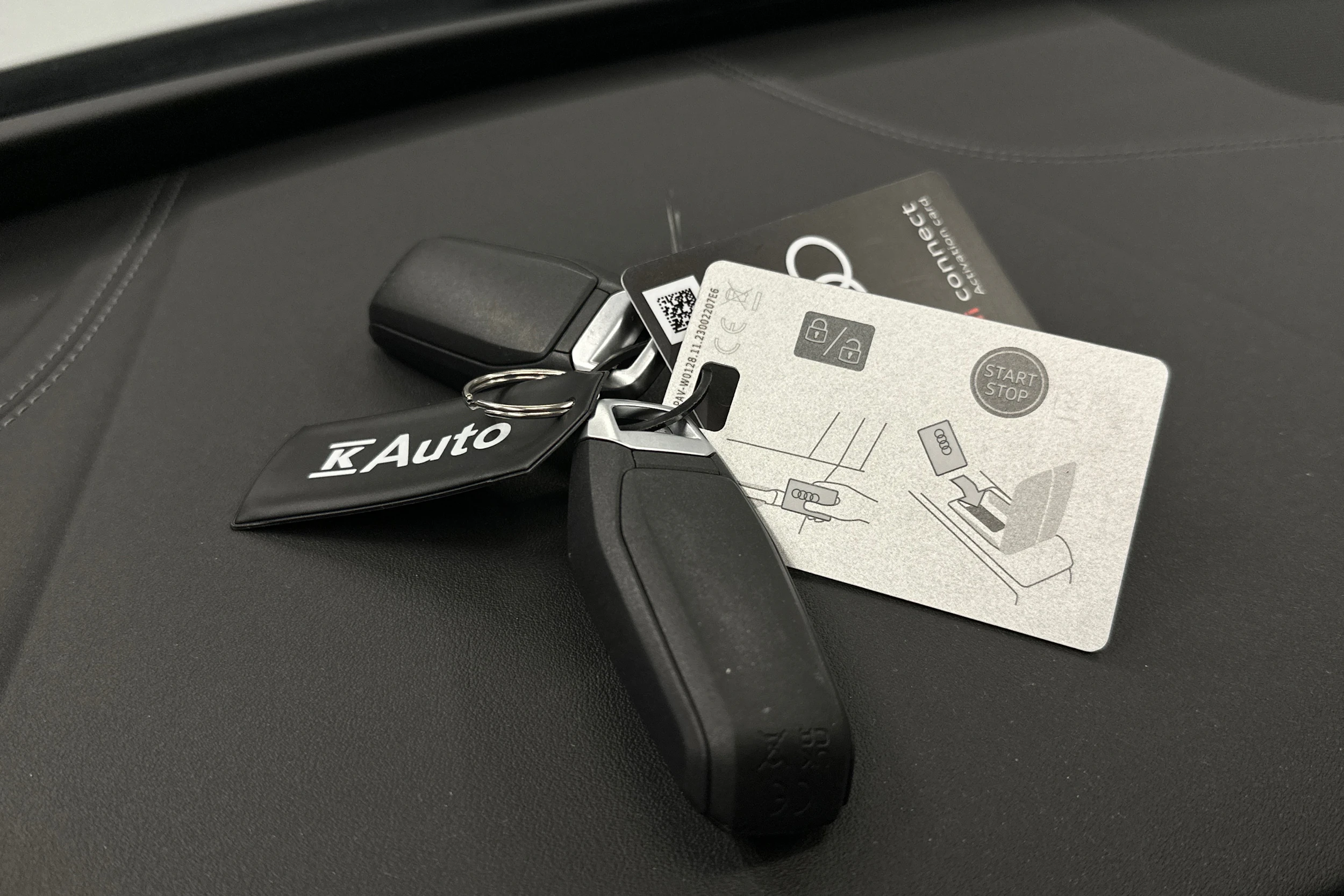 valkoinen Audi Q6 e-tron 2024 kuva 30.