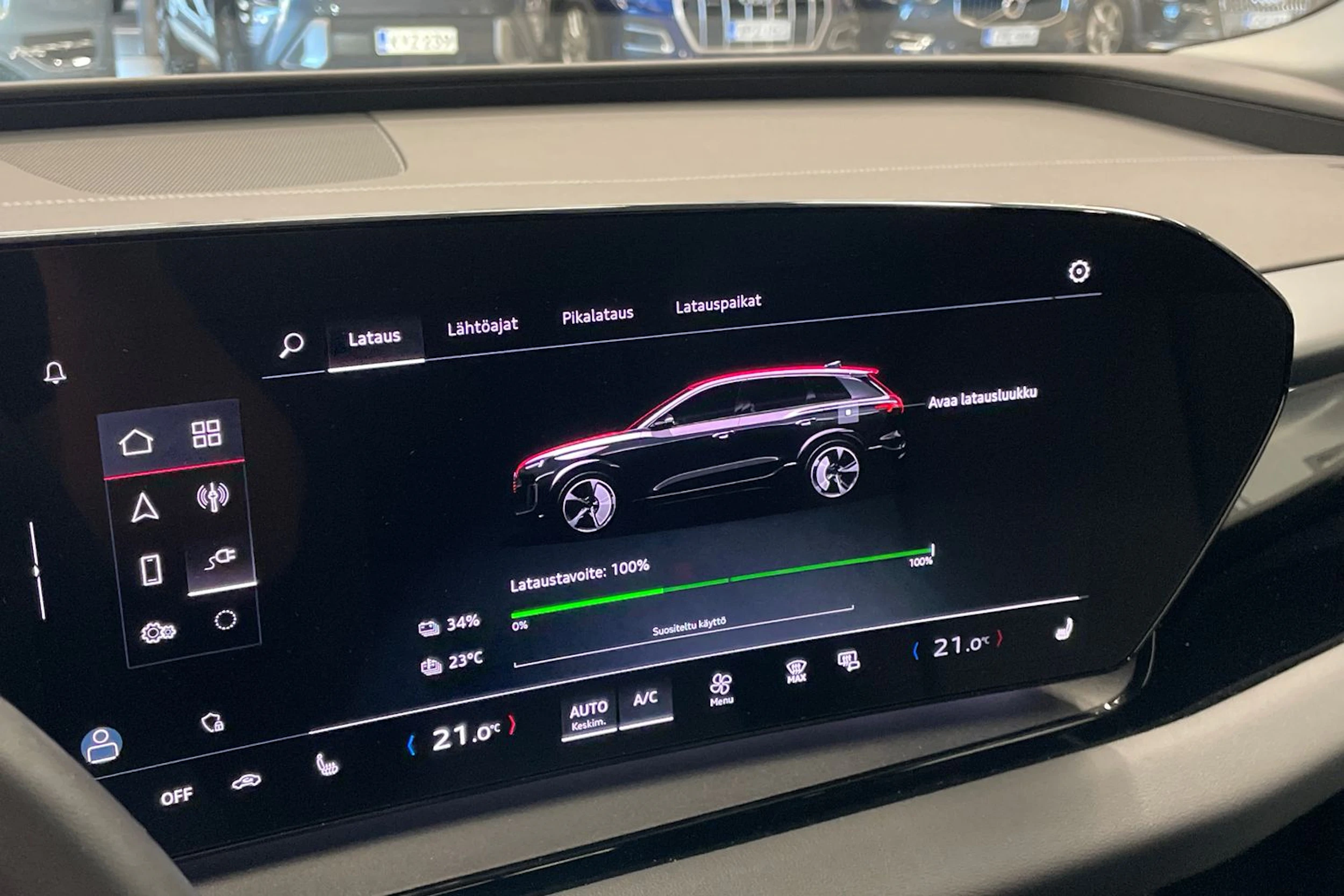 Harmaa Audi Q6 e-tron 2024 kuva 19.