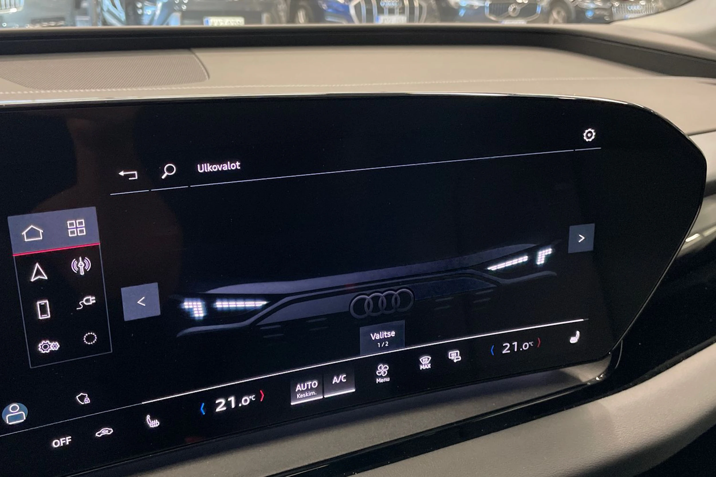 Harmaa Audi Q6 e-tron 2024 kuva 23.