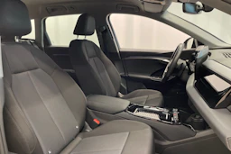 Harmaa Audi Q6 e-tron 2024 kuva 32.