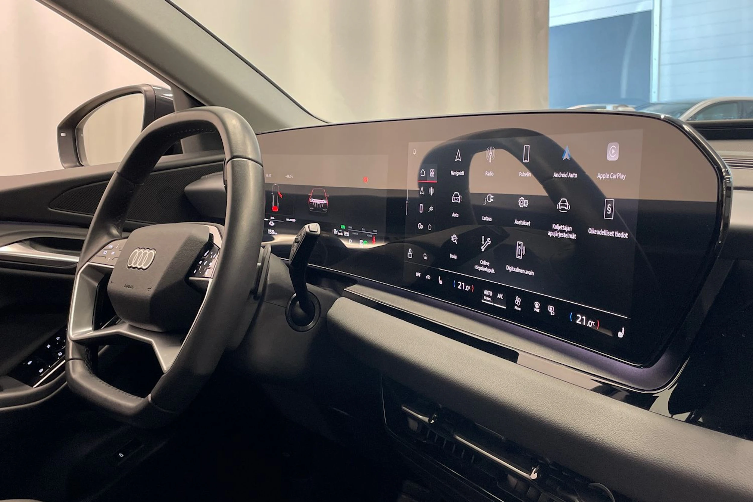 Harmaa Audi Q6 e-tron 2024 kuva 34.