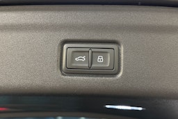 met. harmaa Audi Q6 e-tron 2024 kuva 22.