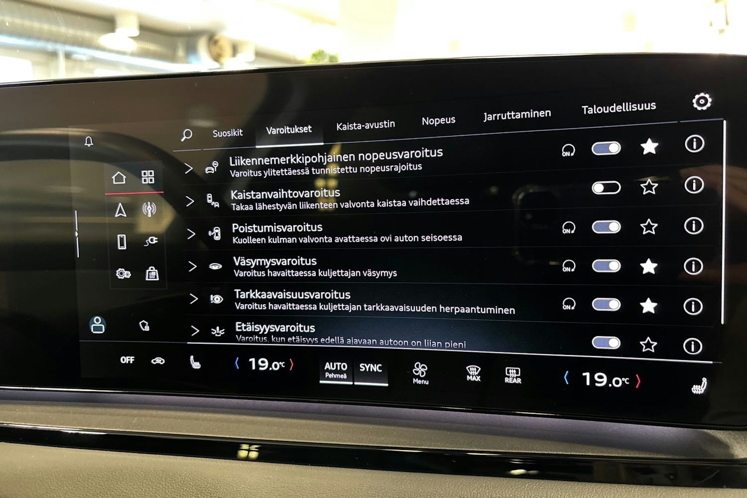 met. harmaa Audi Q6 e-tron 2024 kuva 25.