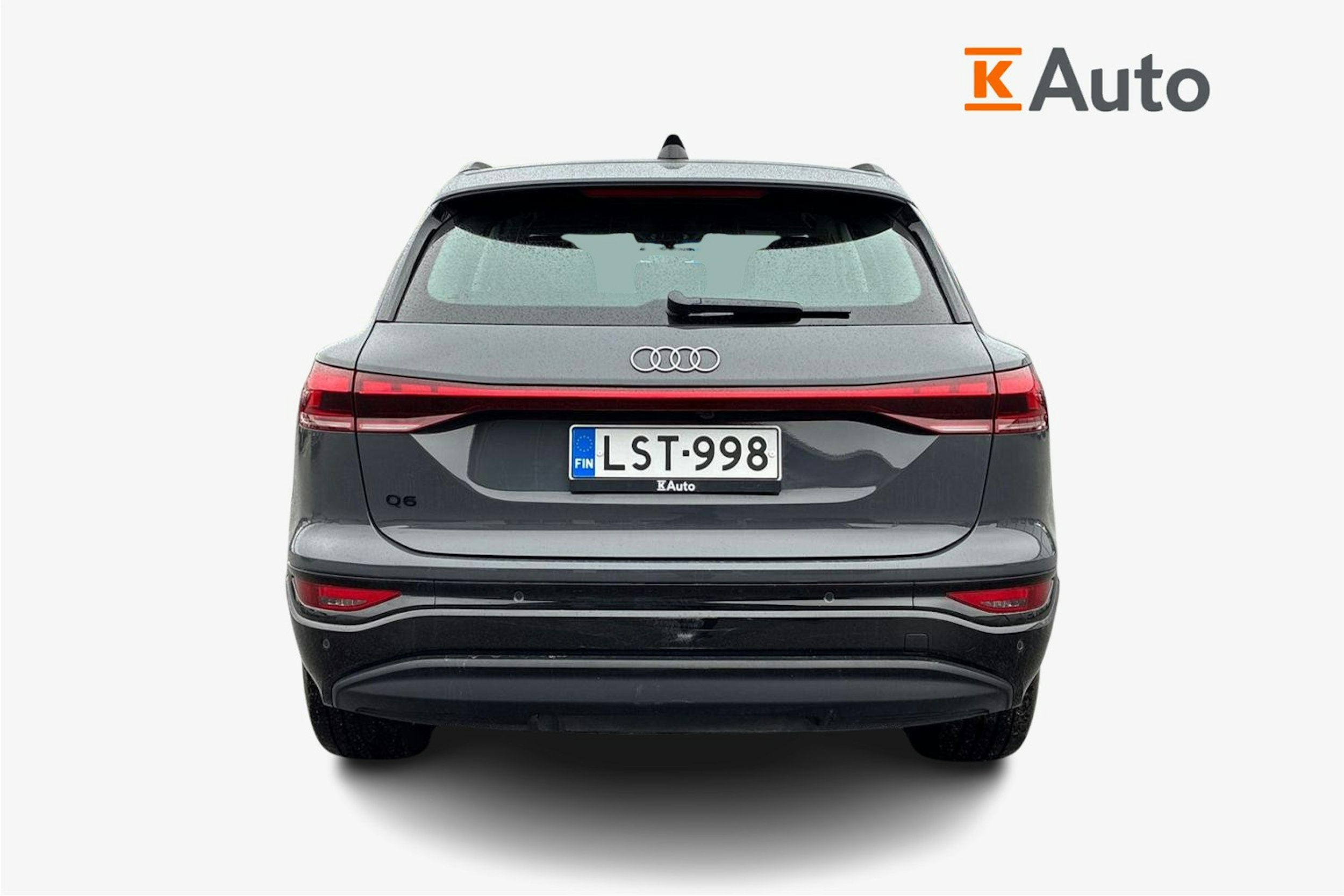 Harmaa Audi Q6 e-tron 2024 kuva 3.