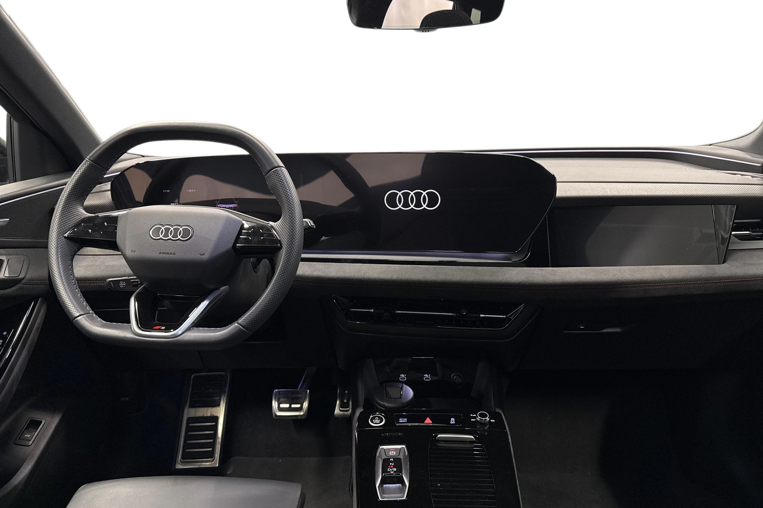 harmaa Audi Q6 e-tron 2024 kuva 7.
