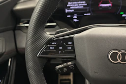 harmaa Audi Q6 e-tron 2024 kuva 11.