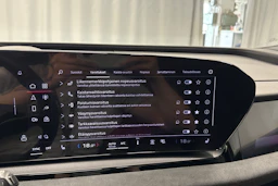 harmaa Audi Q6 e-tron 2024 kuva 17.