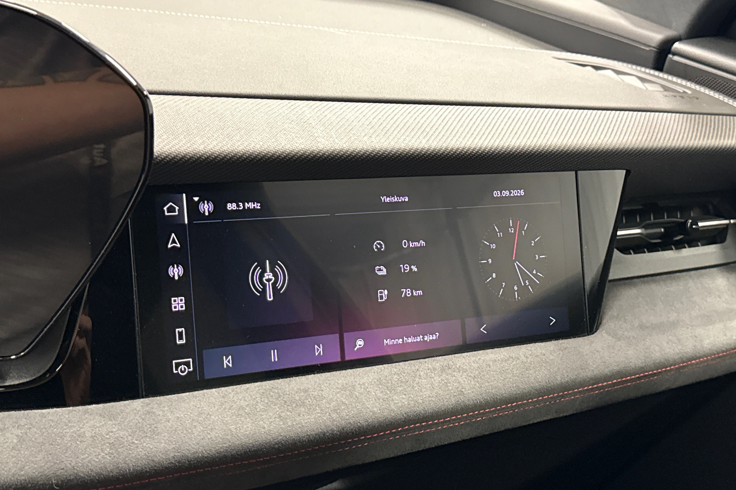 harmaa Audi Q6 e-tron 2024 kuva 19.