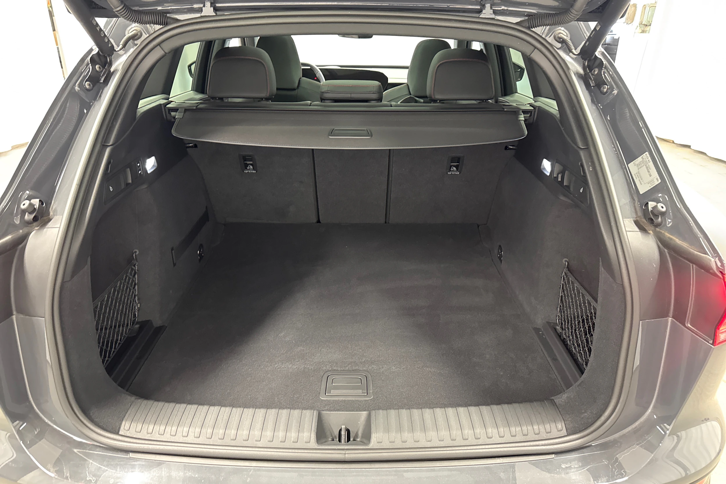 harmaa Audi Q6 e-tron 2024 kuva 25.