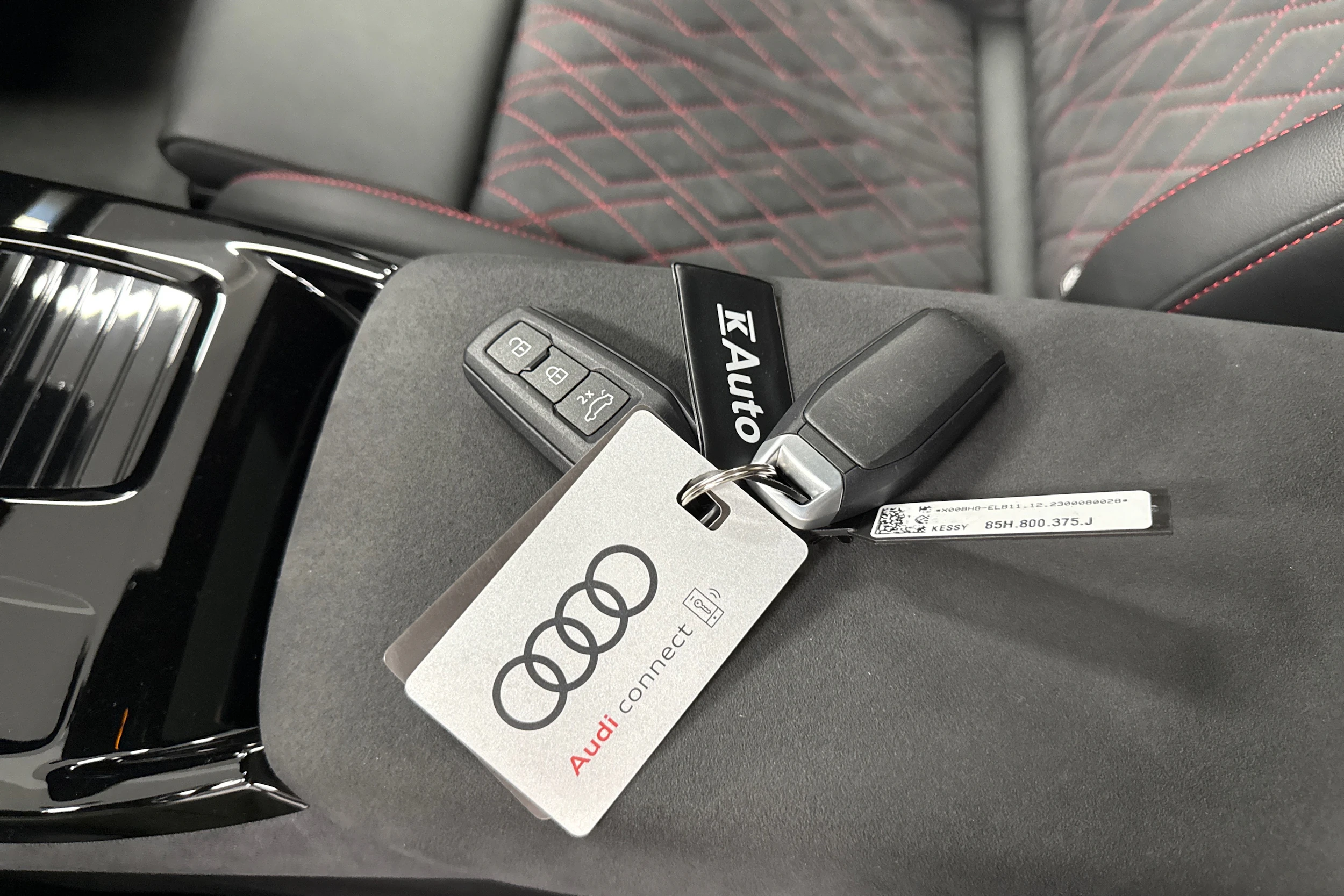 harmaa Audi Q6 e-tron 2024 kuva 27.