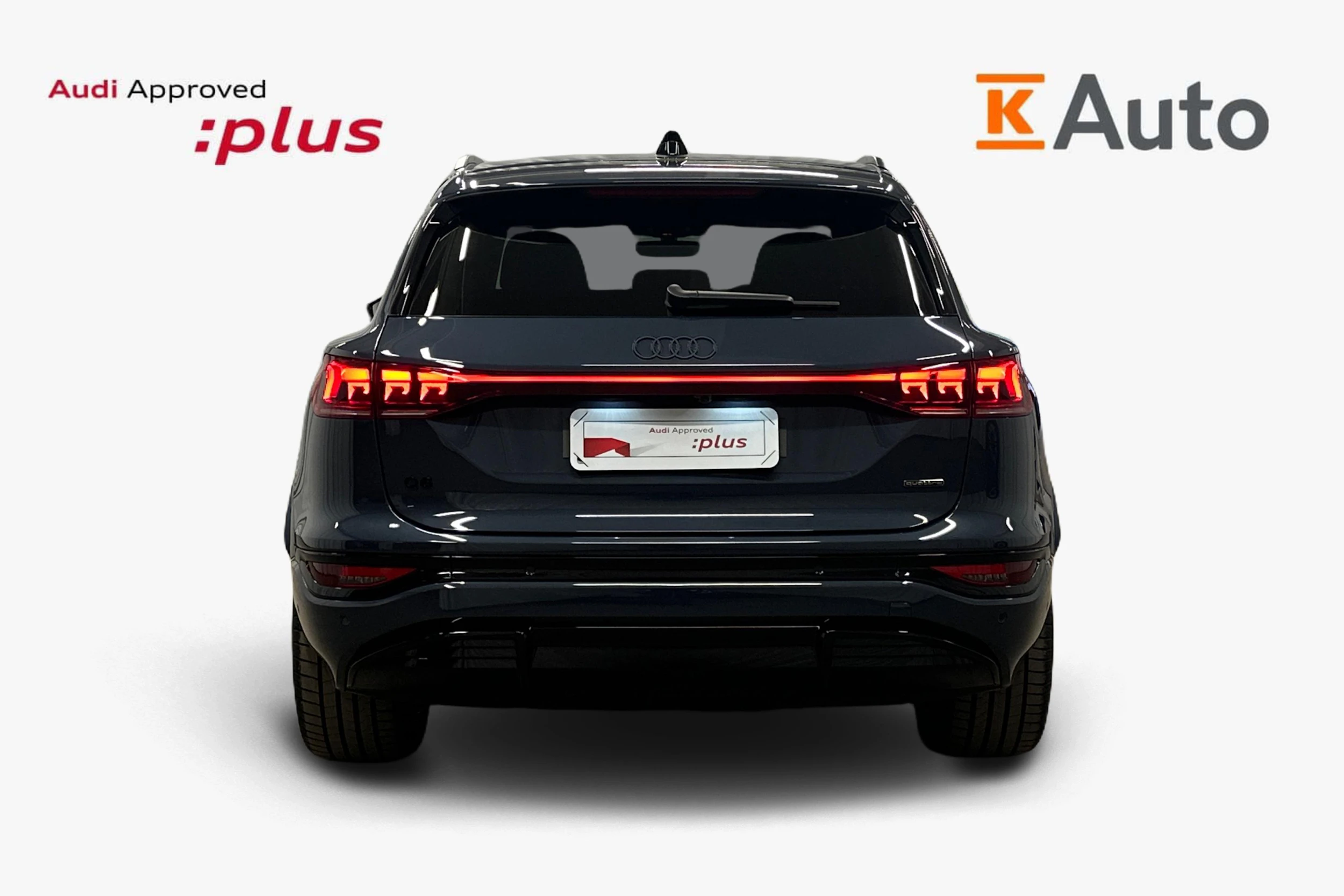 sininen Audi Q6 e-tron 2024 kuva 3.