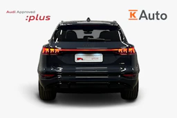 sininen Audi Q6 e-tron 2024 kuva 3.