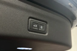 sininen Audi Q6 e-tron 2024 kuva 12.