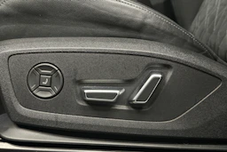 sininen Audi Q6 e-tron 2024 kuva 15.
