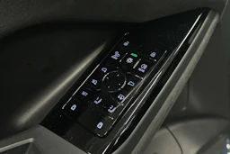 sininen Audi Q6 e-tron 2024 kuva 16.