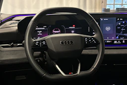 sininen Audi Q6 e-tron 2024 kuva 18.