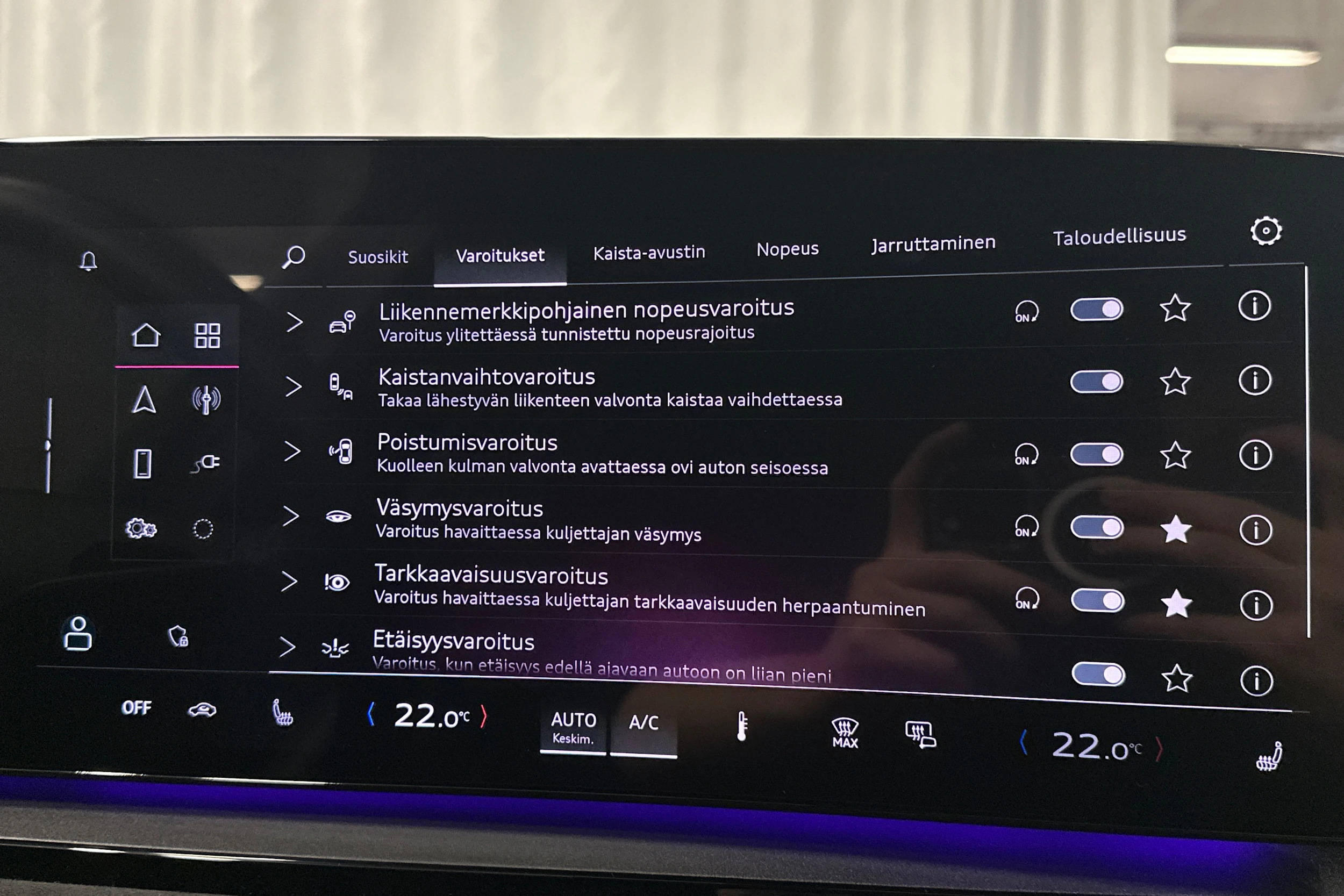 sininen Audi Q6 e-tron 2024 kuva 29.