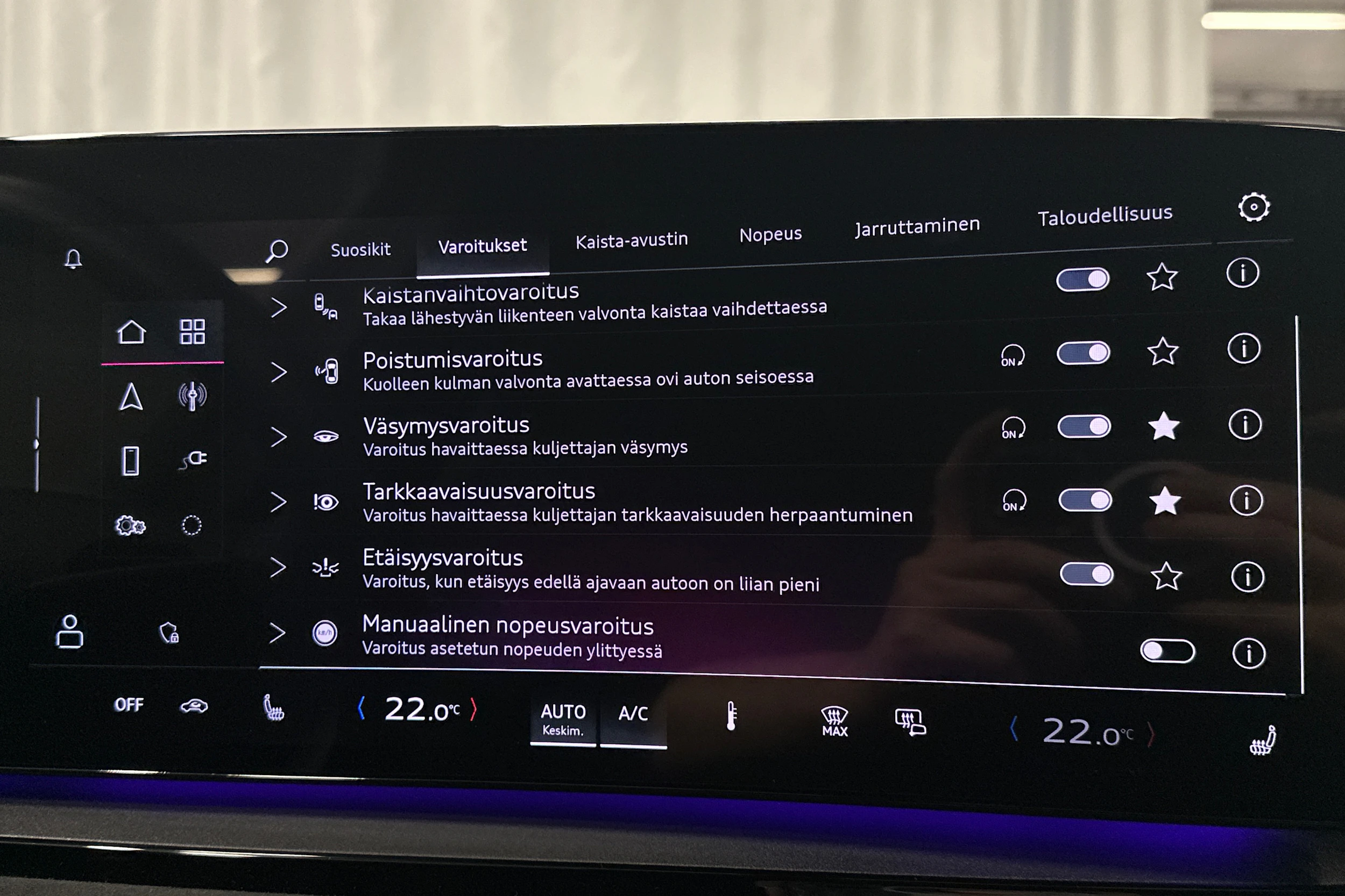 sininen Audi Q6 e-tron 2024 kuva 30.