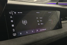 sininen Audi Q6 e-tron 2024 kuva 37.