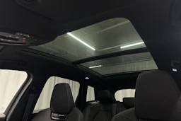 sininen Audi Q6 e-tron 2024 kuva 40.