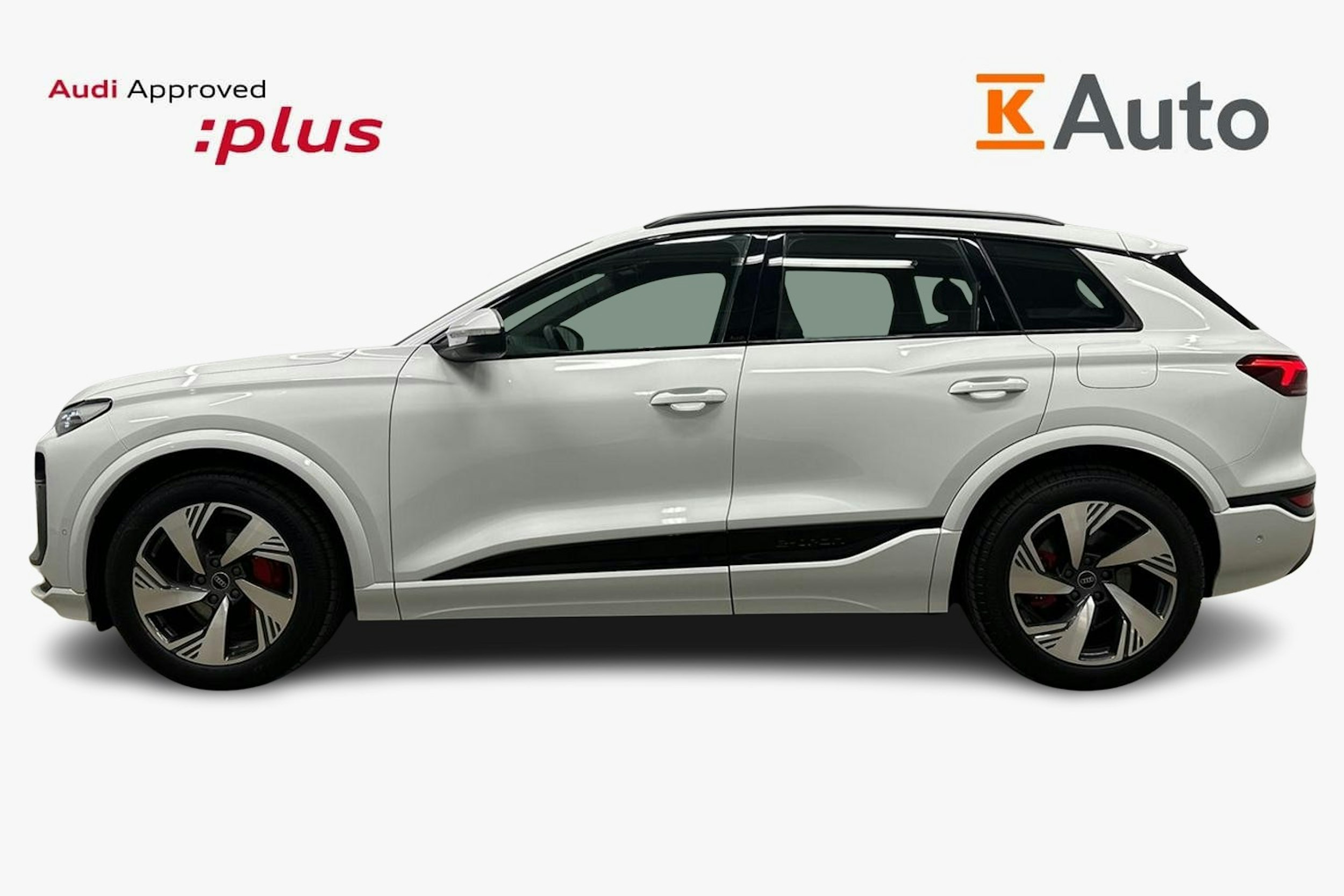 valkoinen Audi Q6 e-tron 2024 kuva 6.