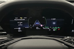 valkoinen Audi Q6 e-tron 2024 kuva 20.