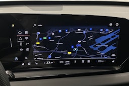 valkoinen Audi Q6 e-tron 2024 kuva 25.