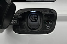 valkoinen Audi Q6 e-tron 2024 kuva 34.