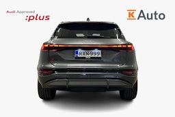 harmaa Audi Q6 e-tron 2024 kuva 3.
