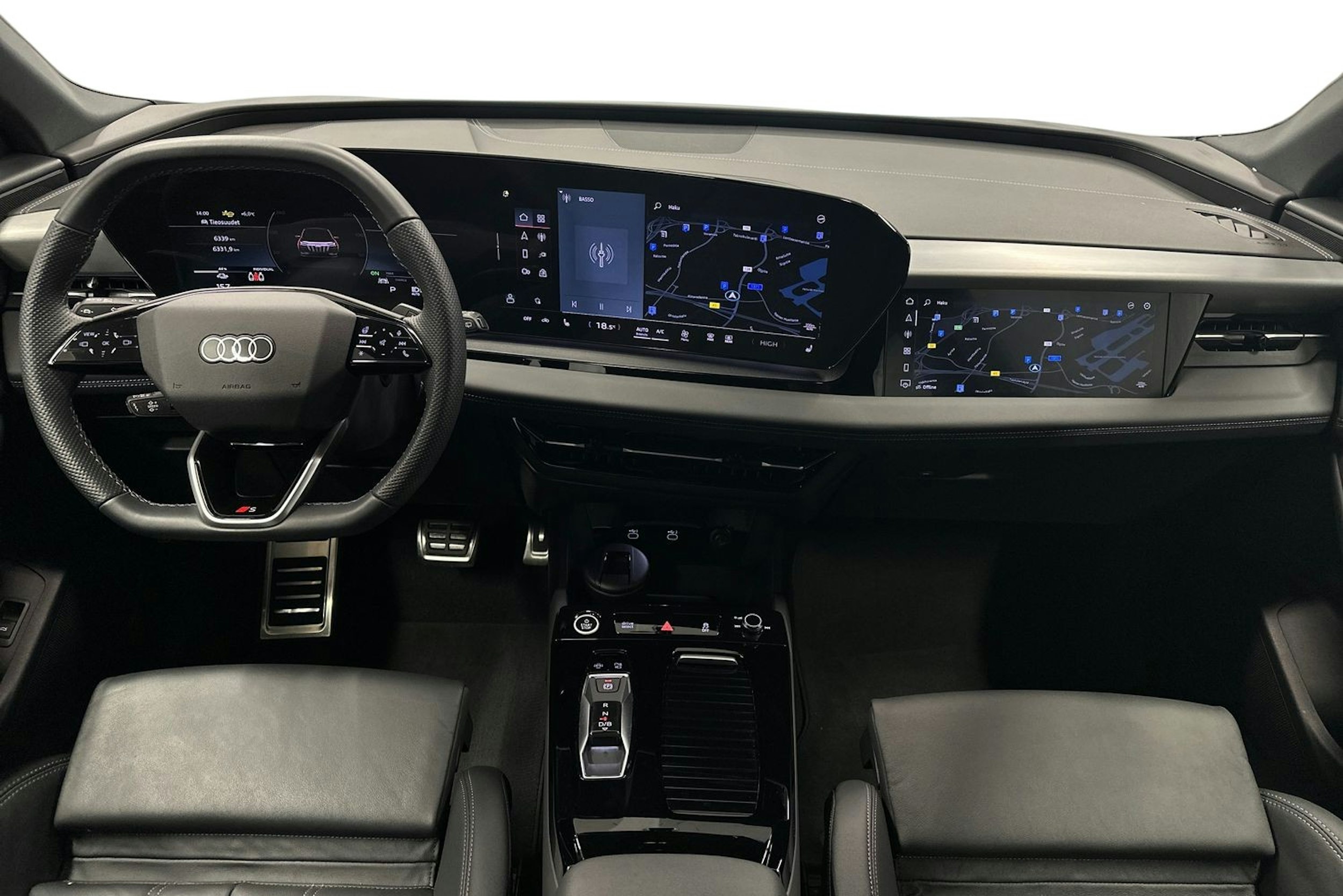 harmaa Audi Q6 e-tron 2024 kuva 9.