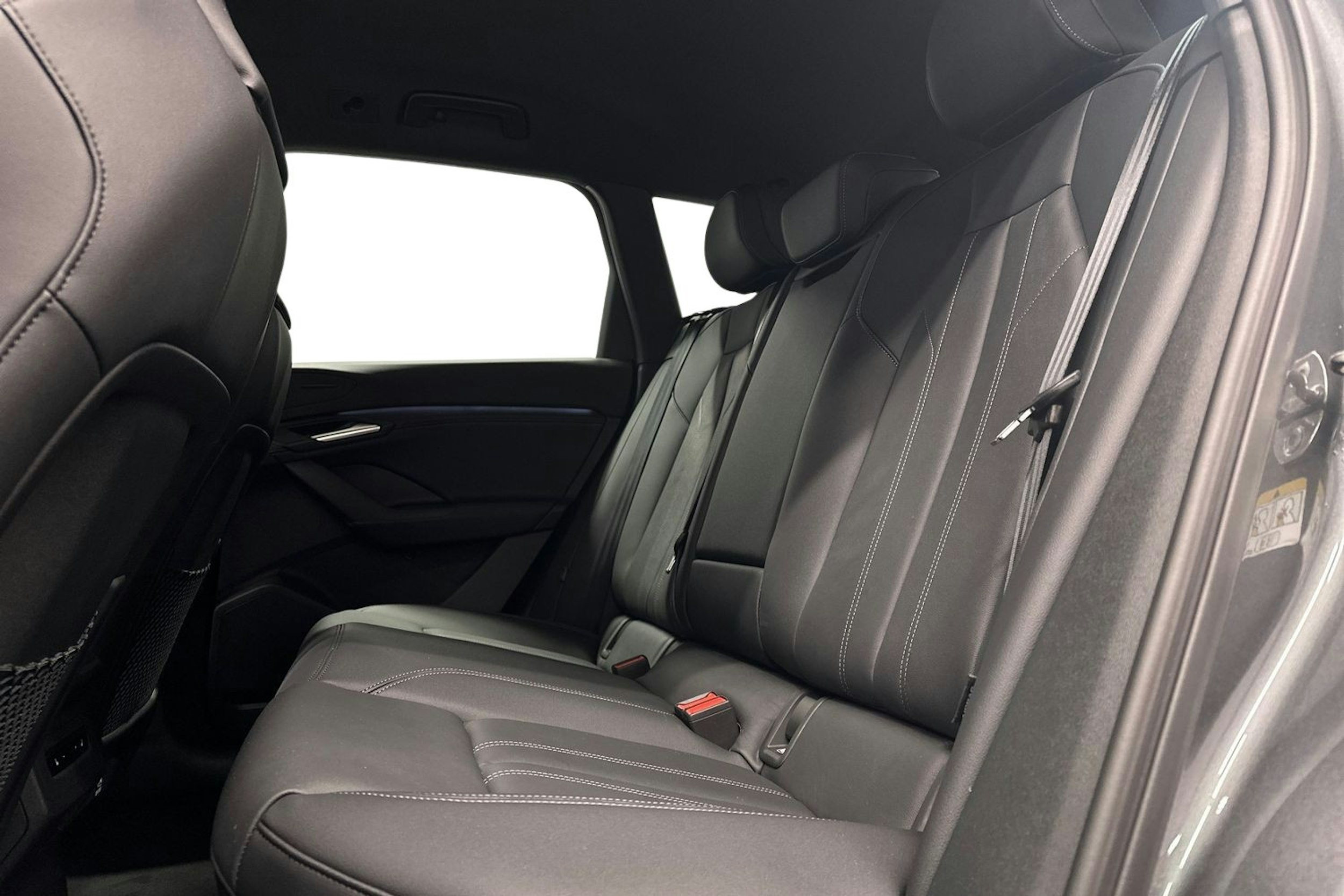 harmaa Audi Q6 e-tron 2024 kuva 10.