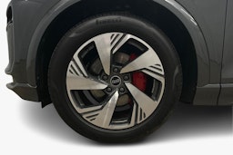 harmaa Audi Q6 e-tron 2024 kuva 11.