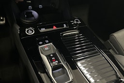 harmaa Audi Q6 e-tron 2024 kuva 21.
