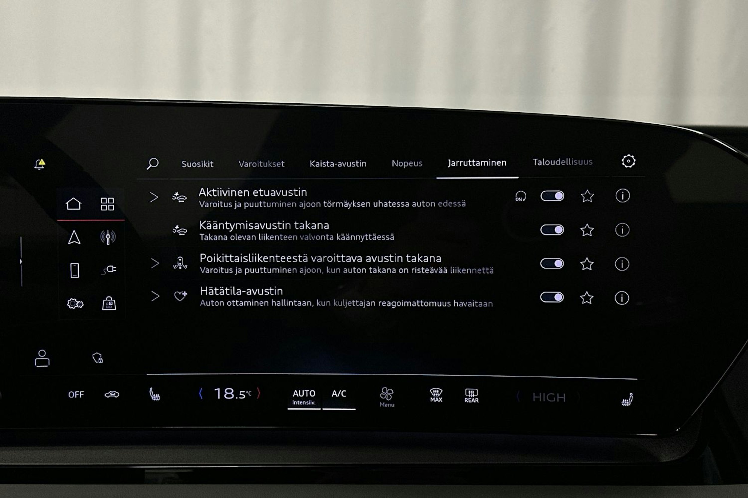 harmaa Audi Q6 e-tron 2024 kuva 31.