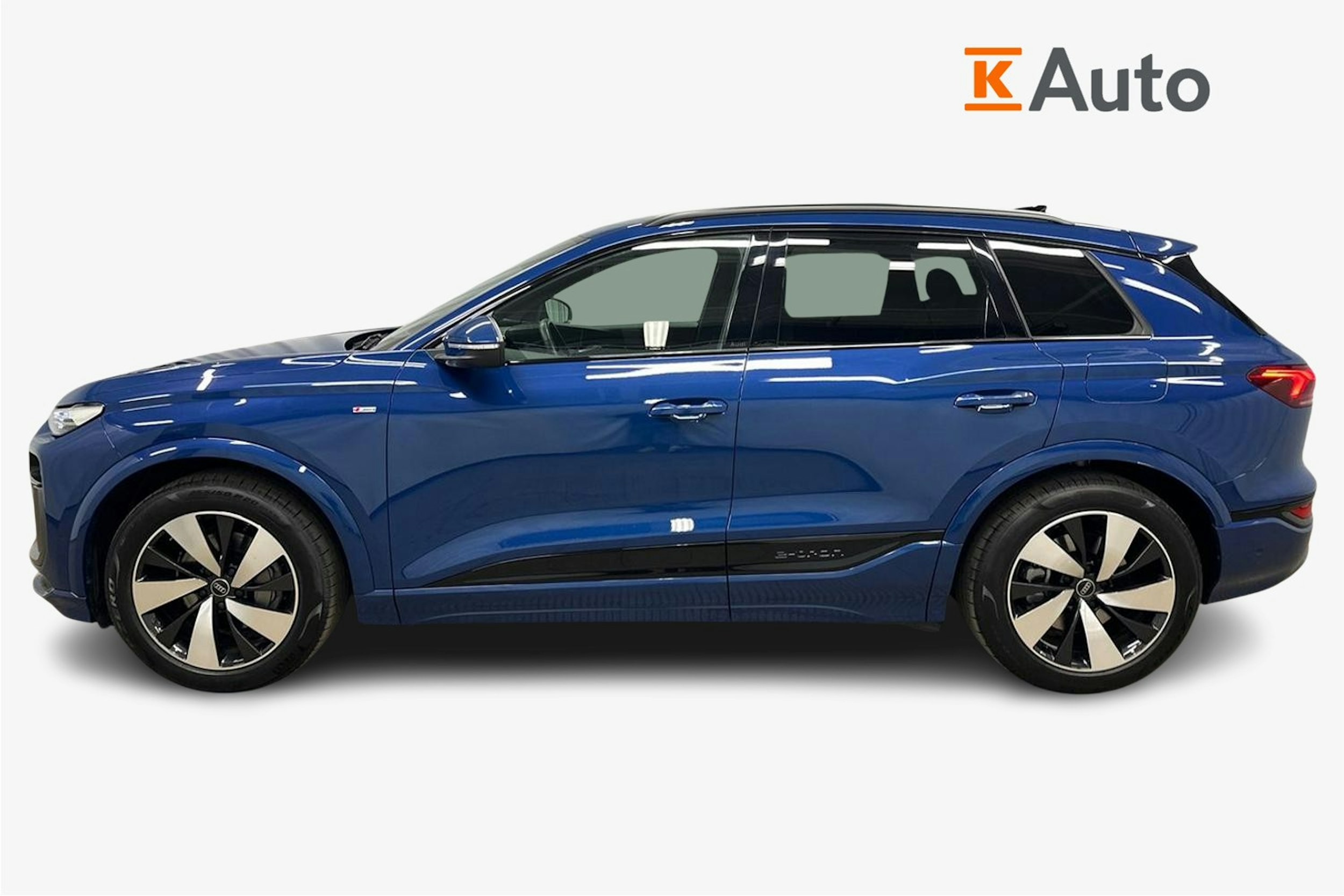sininen Audi Q6 e-tron 2024 kuva 6.