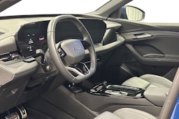 sininen Audi Q6 e-tron 2024 kuva 7.