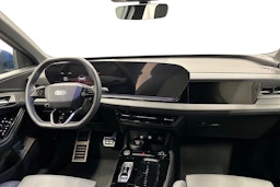 sininen Audi Q6 e-tron 2024 kuva 9.