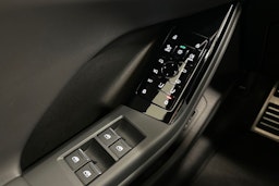 sininen Audi Q6 e-tron 2024 kuva 15.