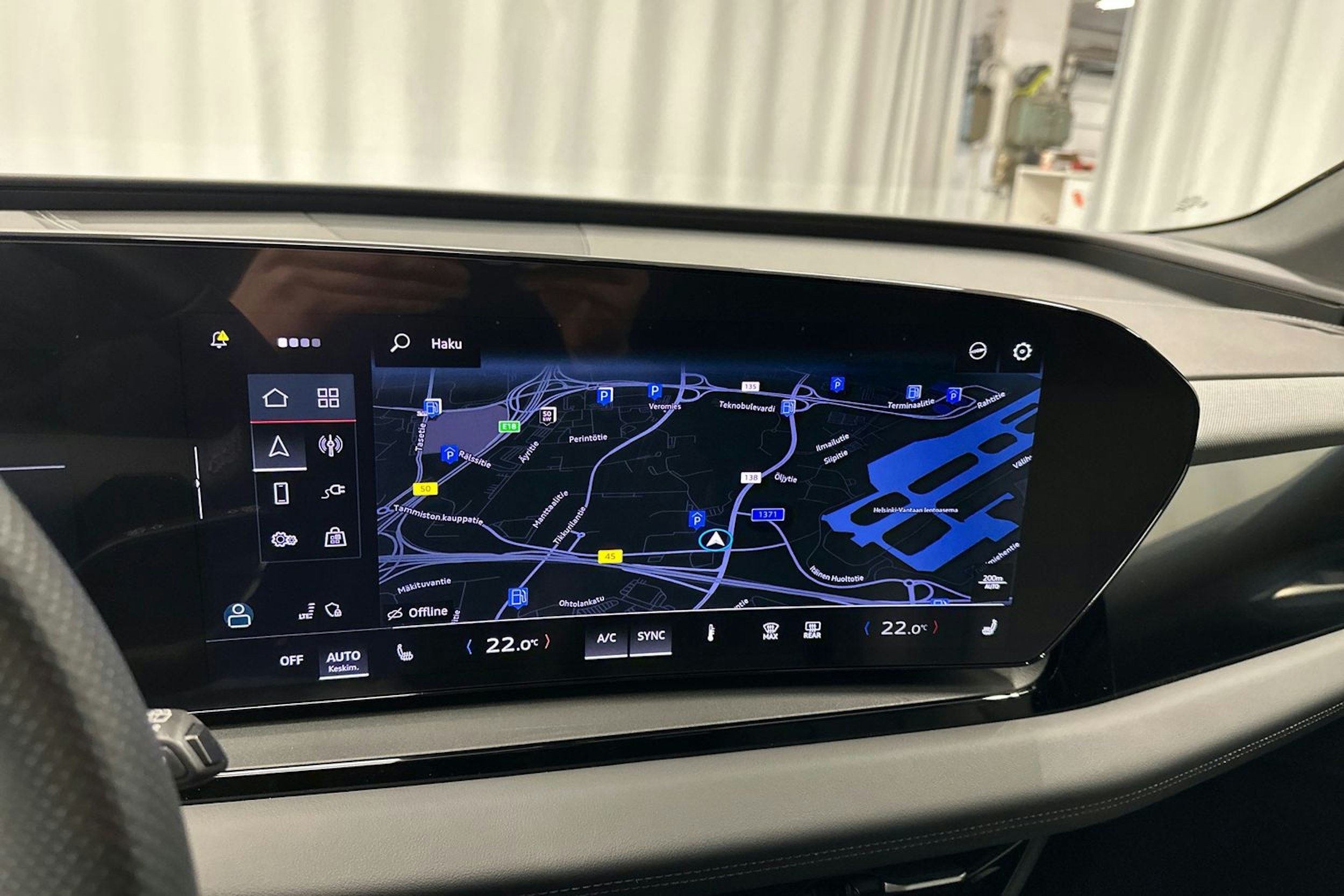 sininen Audi Q6 e-tron 2024 kuva 16.