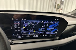sininen Audi Q6 e-tron 2024 kuva 16.