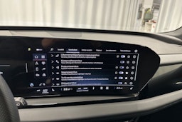sininen Audi Q6 e-tron 2024 kuva 18.