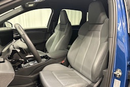 sininen Audi Q6 e-tron 2024 kuva 24.
