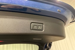 sininen Audi Q6 e-tron 2024 kuva 28.