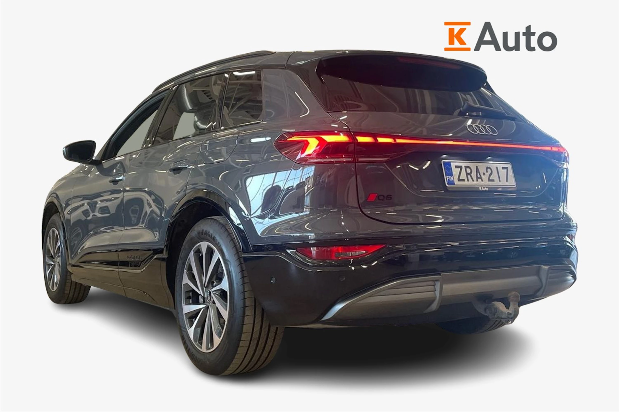 harmaa Audi Q6 e-tron 2024 kuva 3.