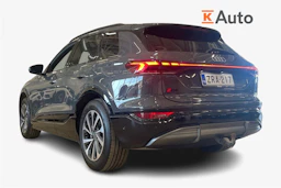 harmaa Audi Q6 e-tron 2024 kuva 3.