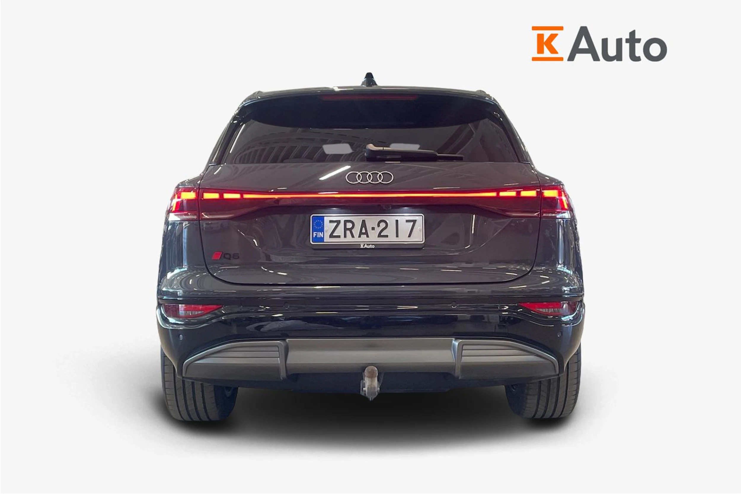 harmaa Audi Q6 e-tron 2024 kuva 4.